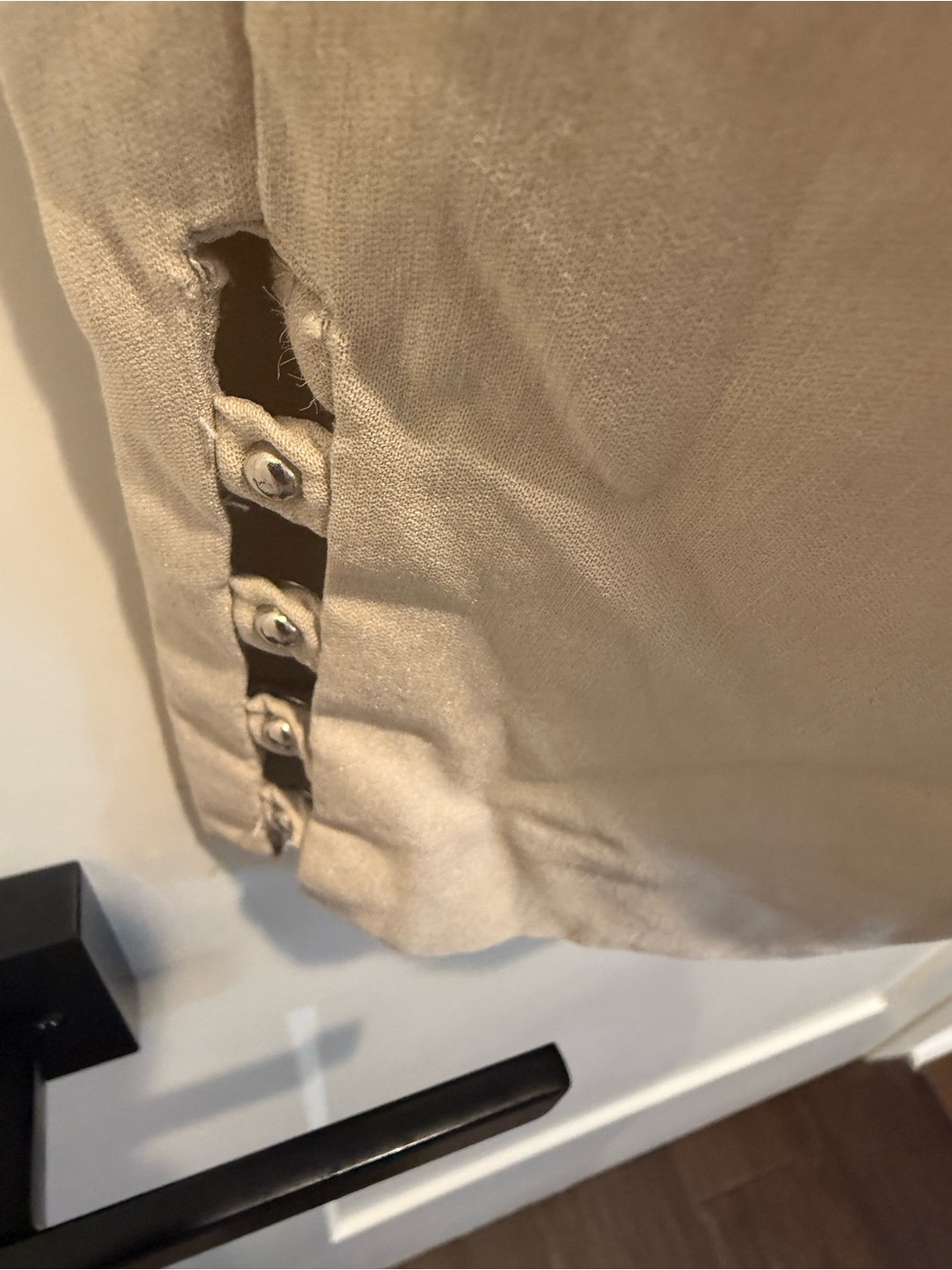 Beige Cropped Pants - Picture 2 of 5